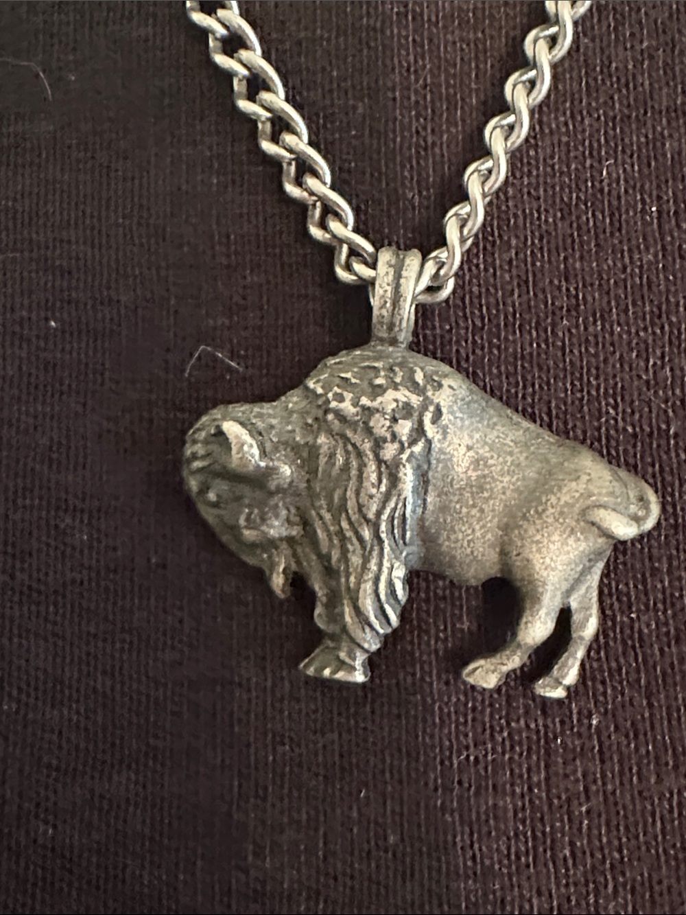 Vintage 1978 Silver tone Avon American Buffalo Pendant Necklace - Unisex